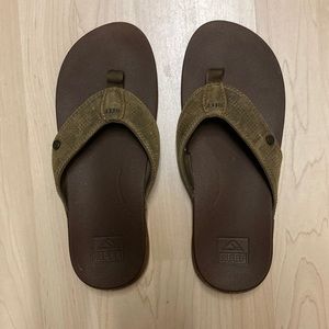 Size 9 Mens Reef Flip-Flops. Great Condition!